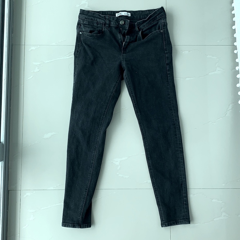 Black Zara Jean, size US 6
